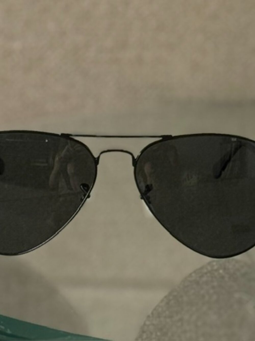 Like New Polarized Ray-Ban Black Aviator Sunglasses With Black Lenses - Picture 11 of 13